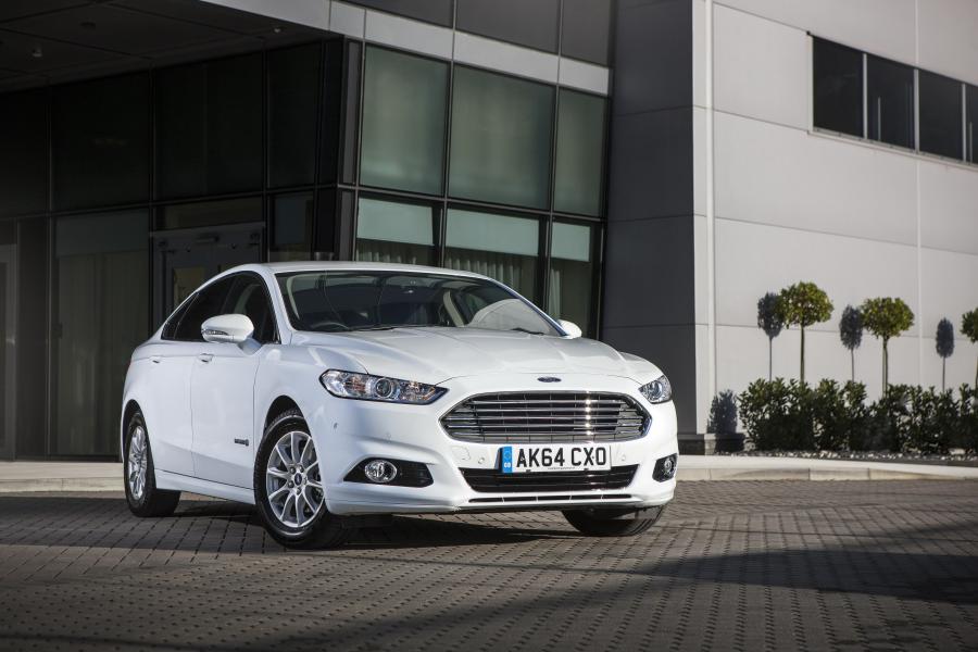  Ford Mondeo Hybrid Sedan 2014 года  (UK) (фото 10 из 16)
